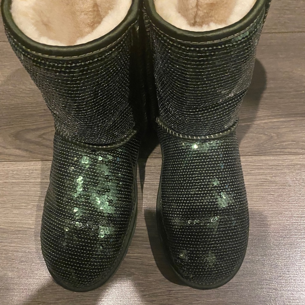 UGG Classic Short Green Sparkle Sequin Boot US6